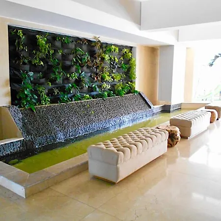 Modern And Comfy Near To Historical Downtown
